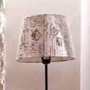 Επιδαπέδιο φωτιστικό με μαύρη γάτα