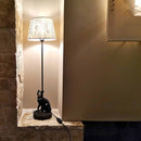 Επιδαπέδιο φωτιστικό με μαύρη γάτα