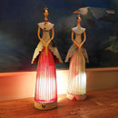 Επιτραπέζια φωτιστικά σαλονιού με γυναικεία φιγούρα