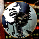 Μεγάλο ρολόι τοίχου vintage σε δίσκο βινυλίου.